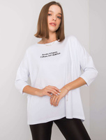 Weiße Bluse mit dem Aufdruck Merel.