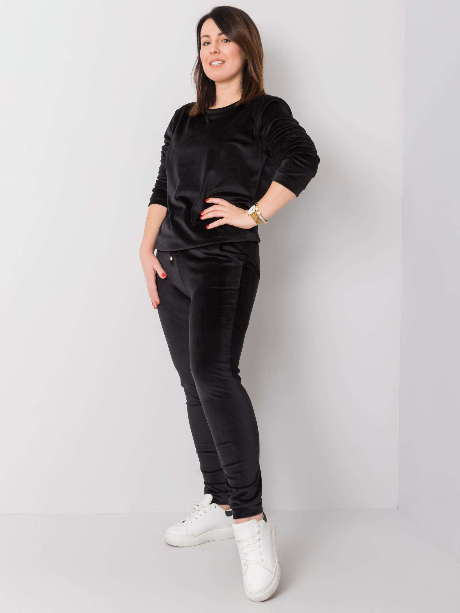 Juodas veliūro komplektas plus size Jeanne.