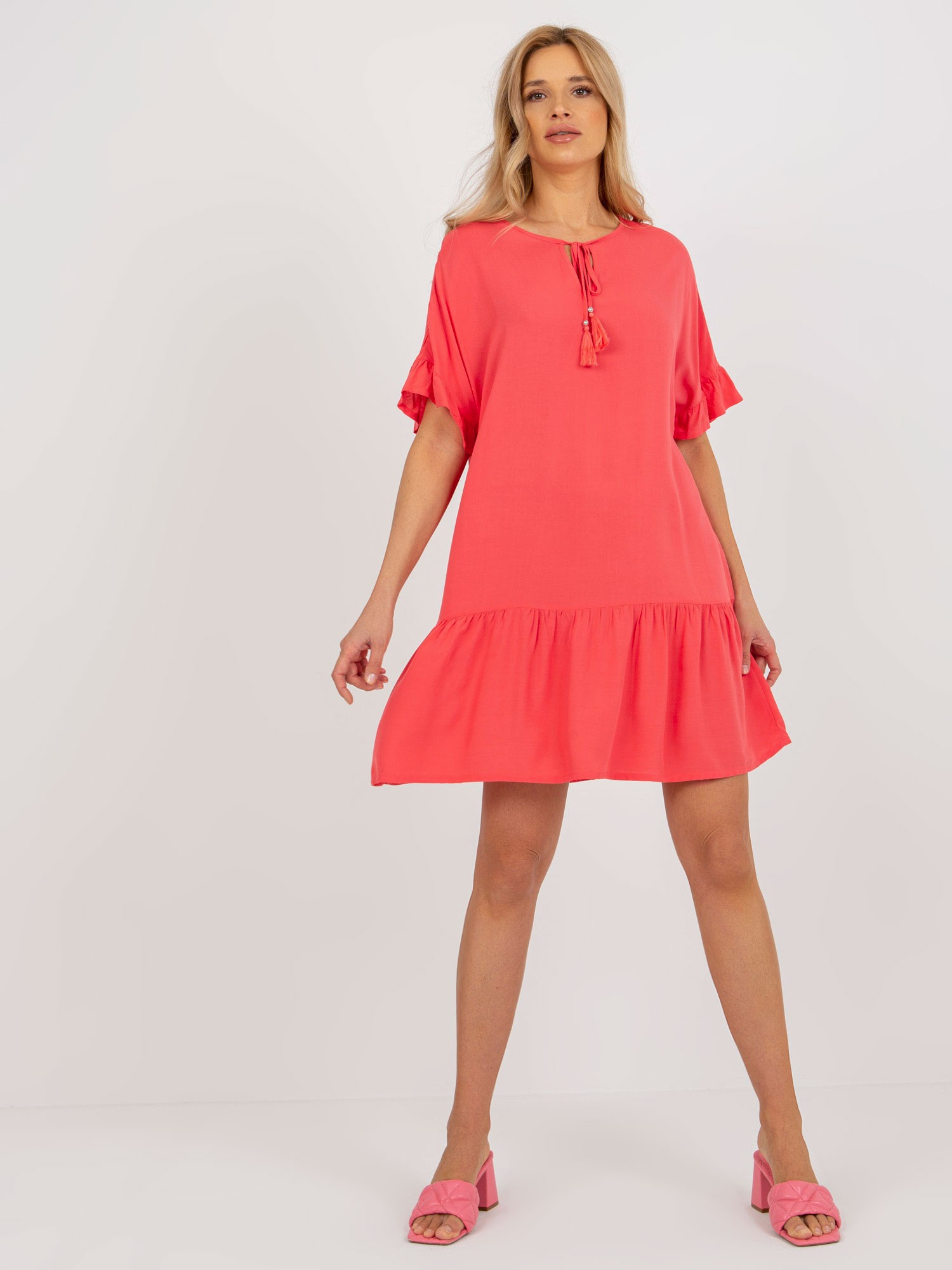 Hurt Coral dress with ruffle and short sleeves Sindy SUBLEVEL.