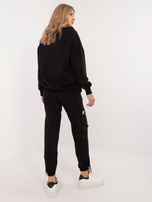 Hurt Czarny dresowy komplet z ozdobnymi łańcuszkami 