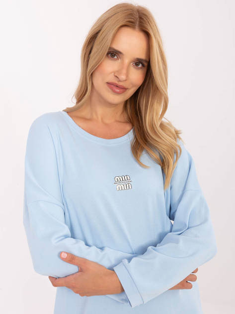 Jasnoniebieska damska bluzka z dżetami