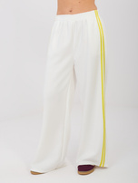 Ecru komplet z kontrastowymi lampasami RUE PARIS 