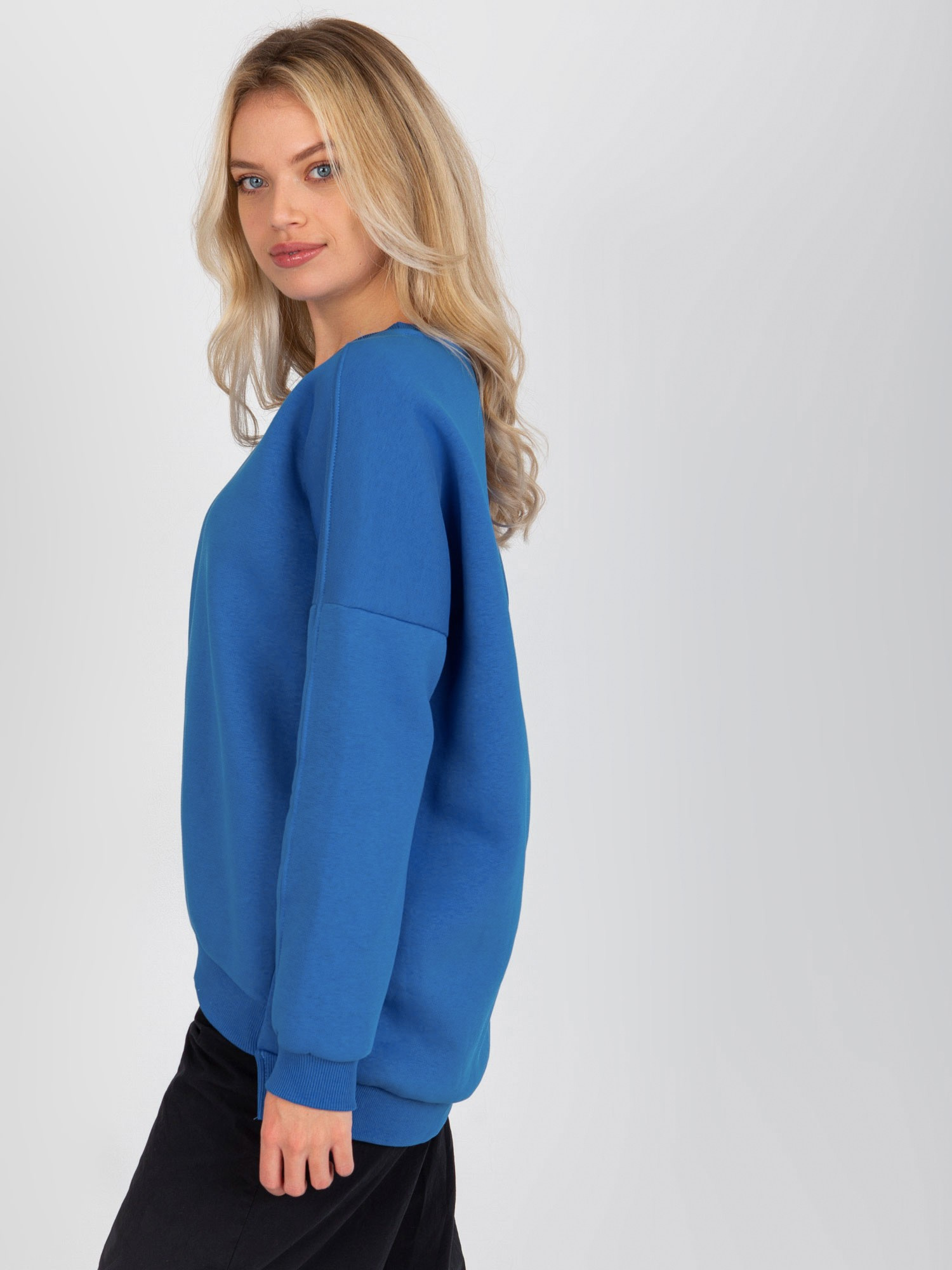 Ciemnoniebieska dresowa bluza basic z długim rękawem