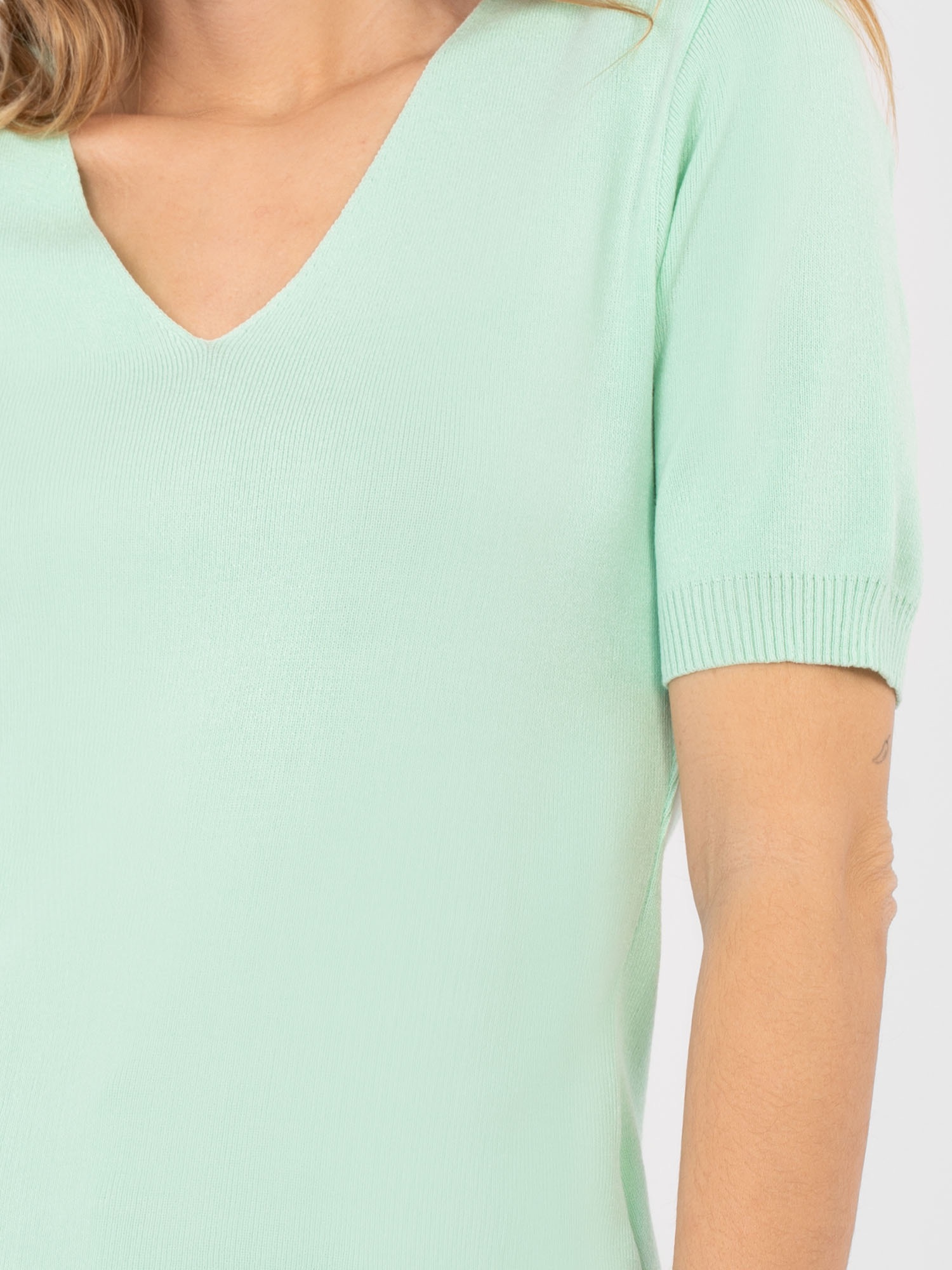 Sweter jasny zielony