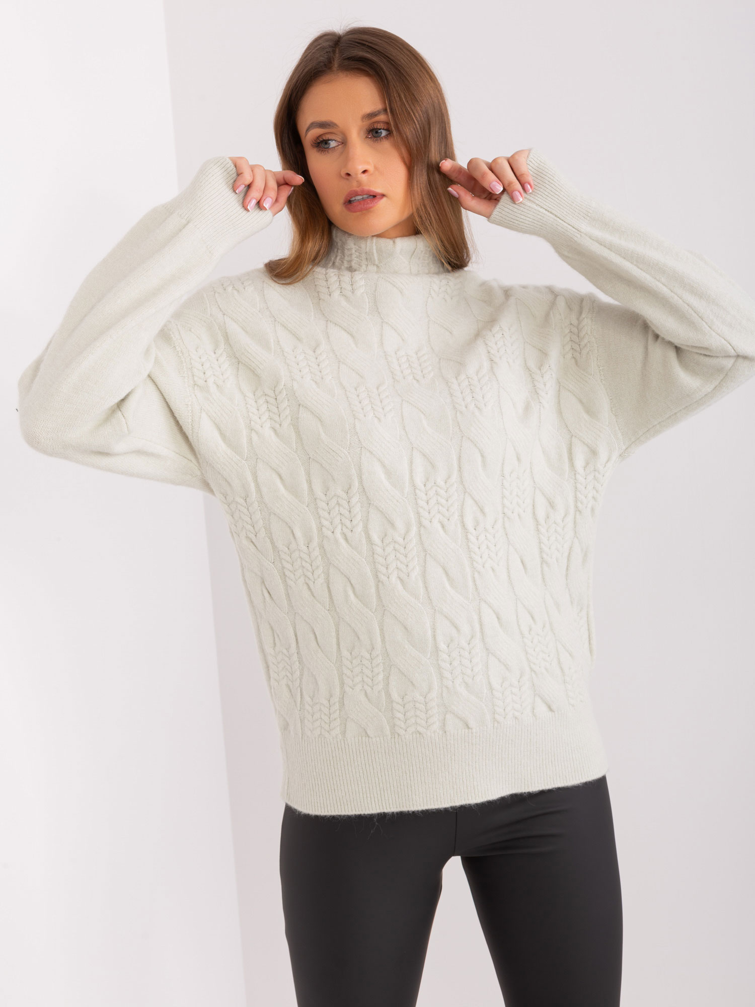 Sweter pistacjowy