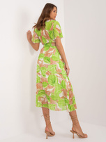 Beige-grüne Midi-Kleid One Size mit Falten.