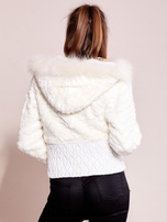 Krótka kurtka z futerkiem ecru