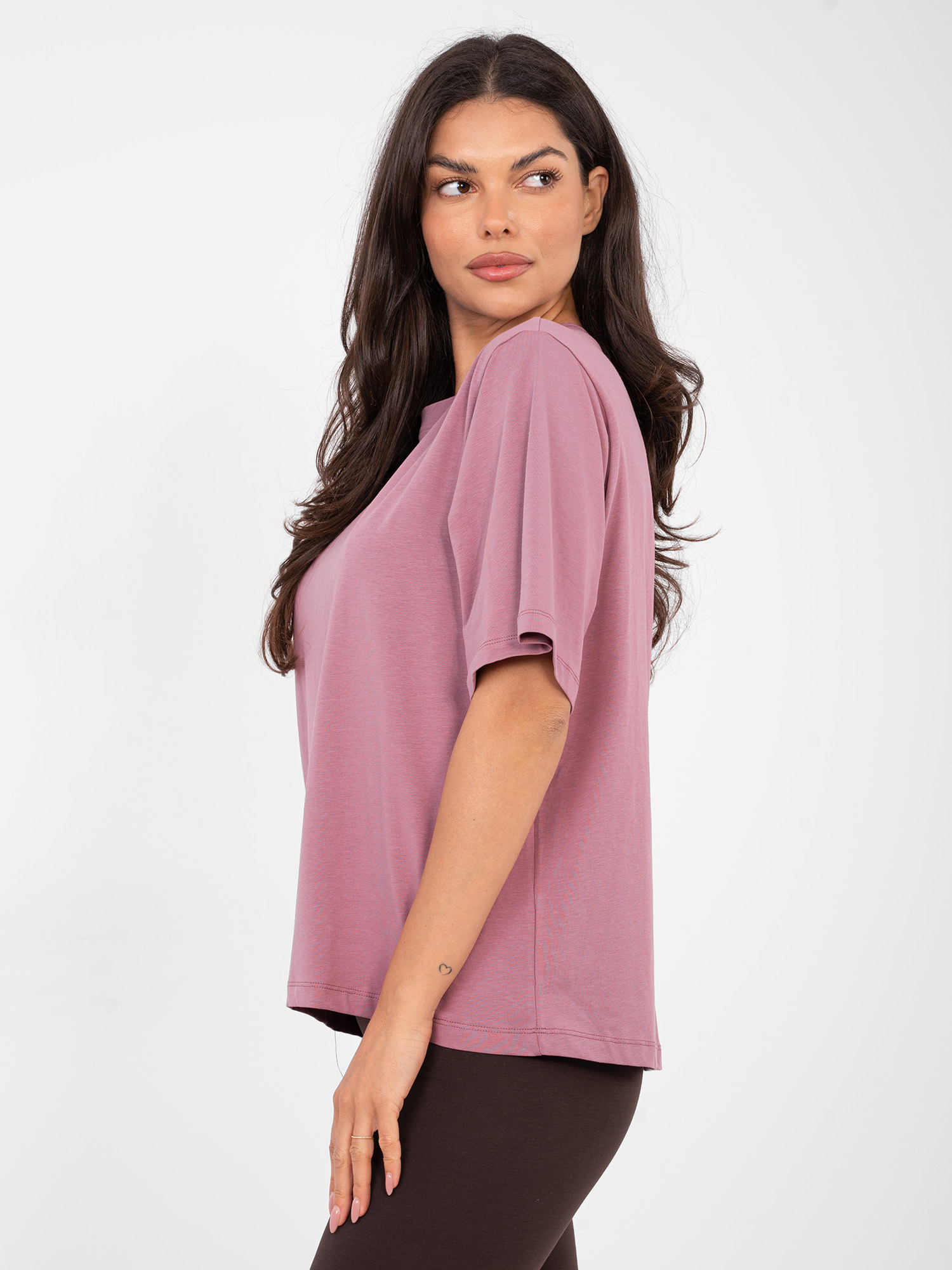 Dirty pink t-shirt with a longer back RUE PARIS.