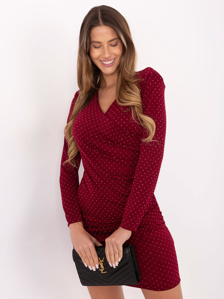 Bordowa koktajlowa sukienka z dżetami