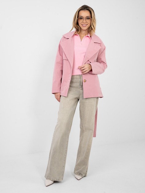 Jasnoróżowa dopasowana koszulka z kołnierzykiem