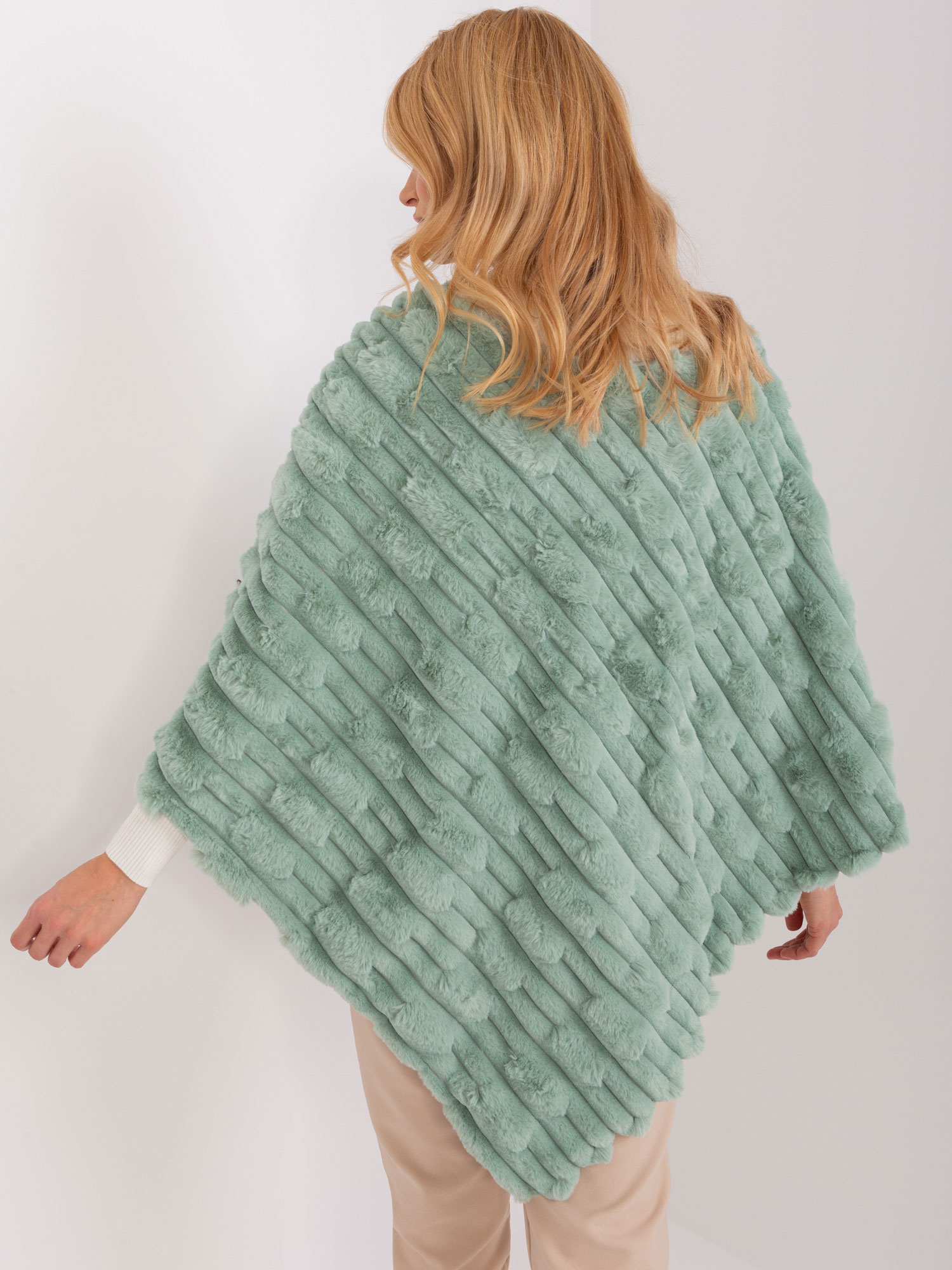 Poncho pistacjowy