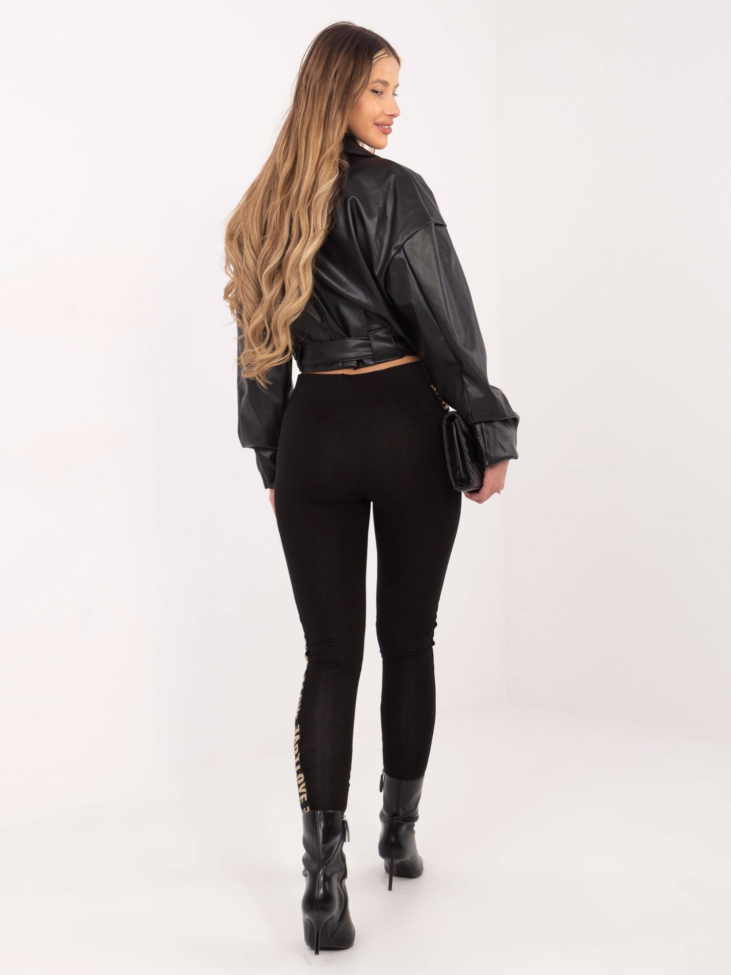 Czarne legginsy casualowe z napisami po bokach