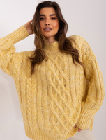 Hurtownia Jasnożółty sweter w warkoczowe sploty