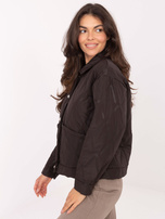 Czekoladowa pikowana kurtka z kieszeniami RUE PARIS 