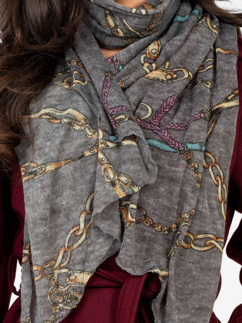 Ciemnoszara damska chusta z nadrukiem
