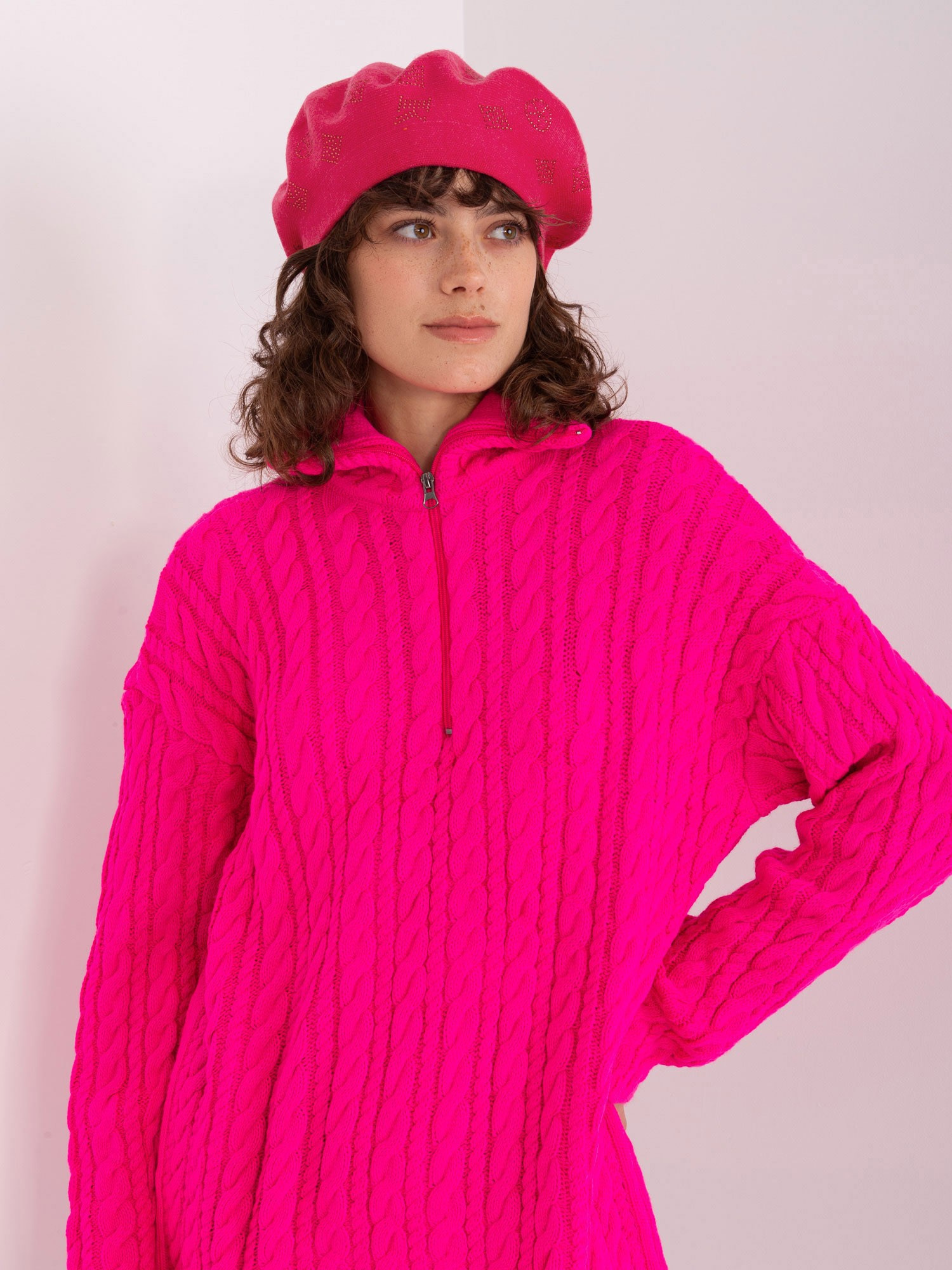 Fuksjowy beret z kaszmirem