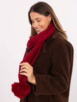 Czerwony długi szal damski