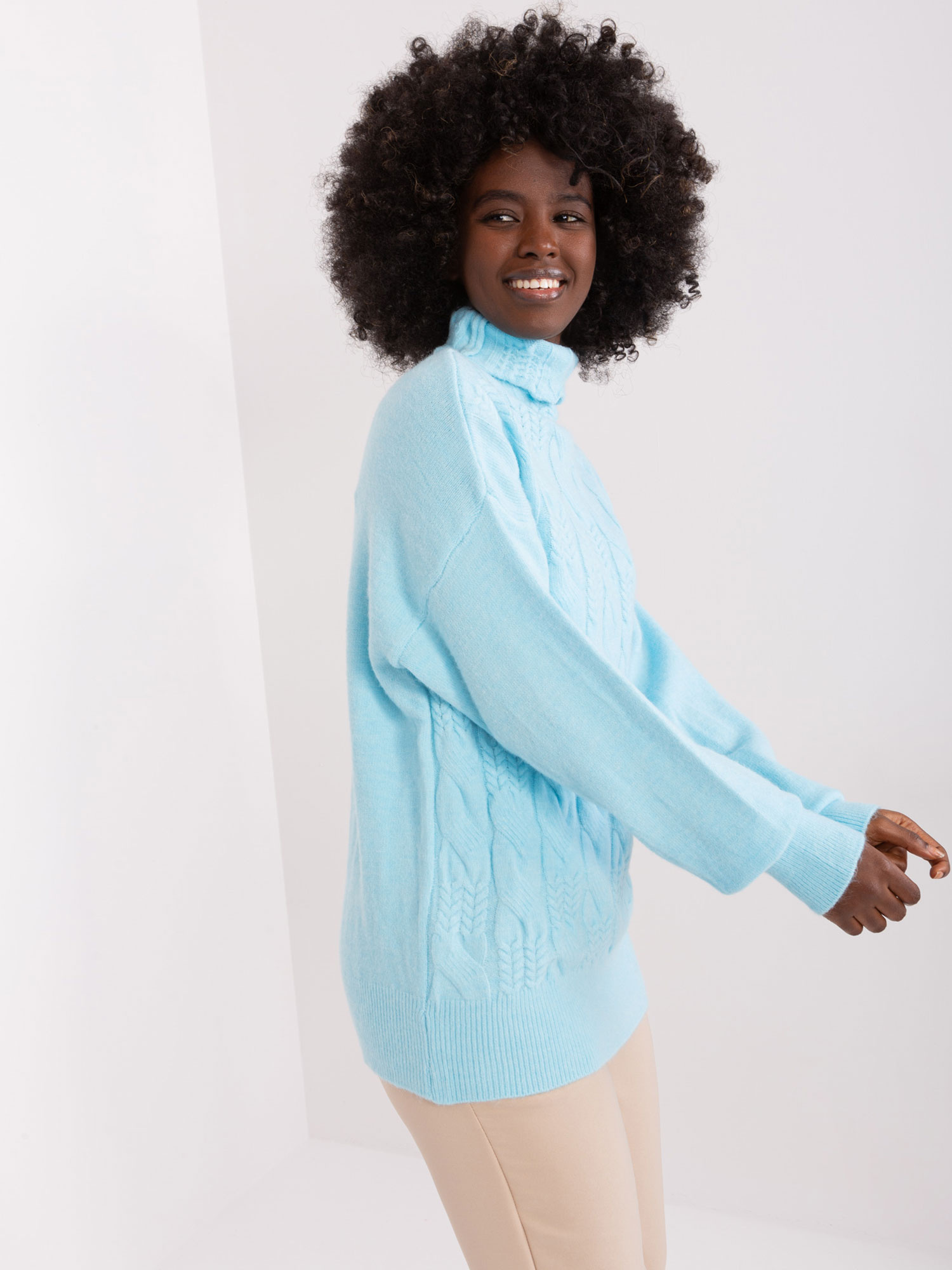 Sweter jasny niebieski