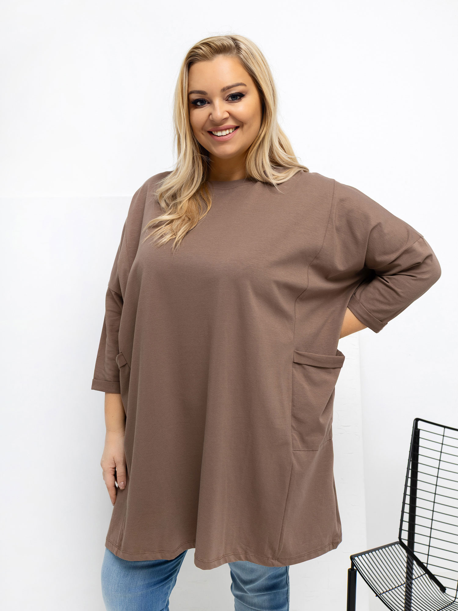Fango dlouhá blůza plus size s kulatým výstřihem.