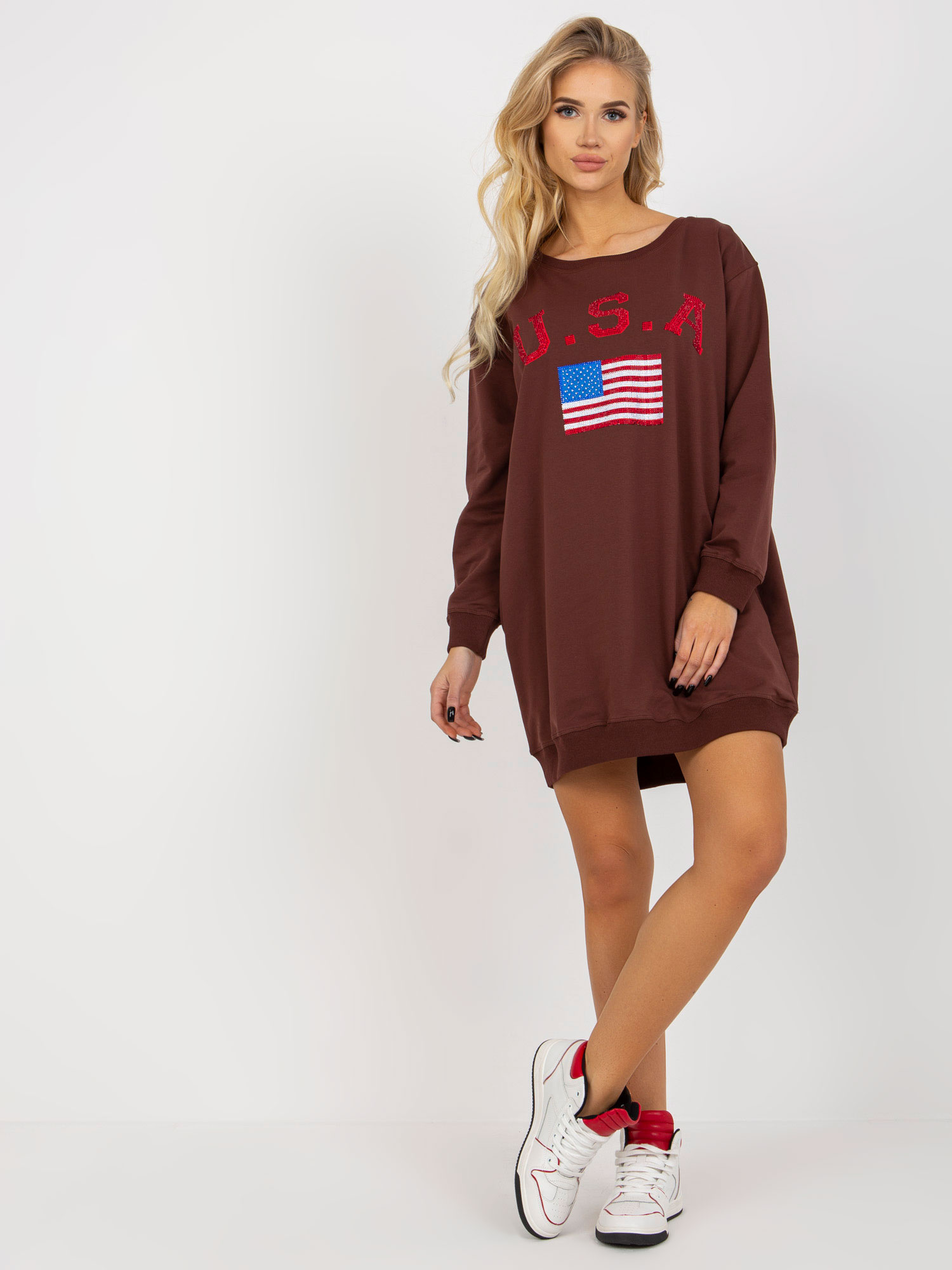 Ciemnobrązowa oversize bluza z nadrukiem i aplikacją