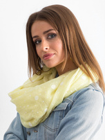Jasnożółta chusta w grochy