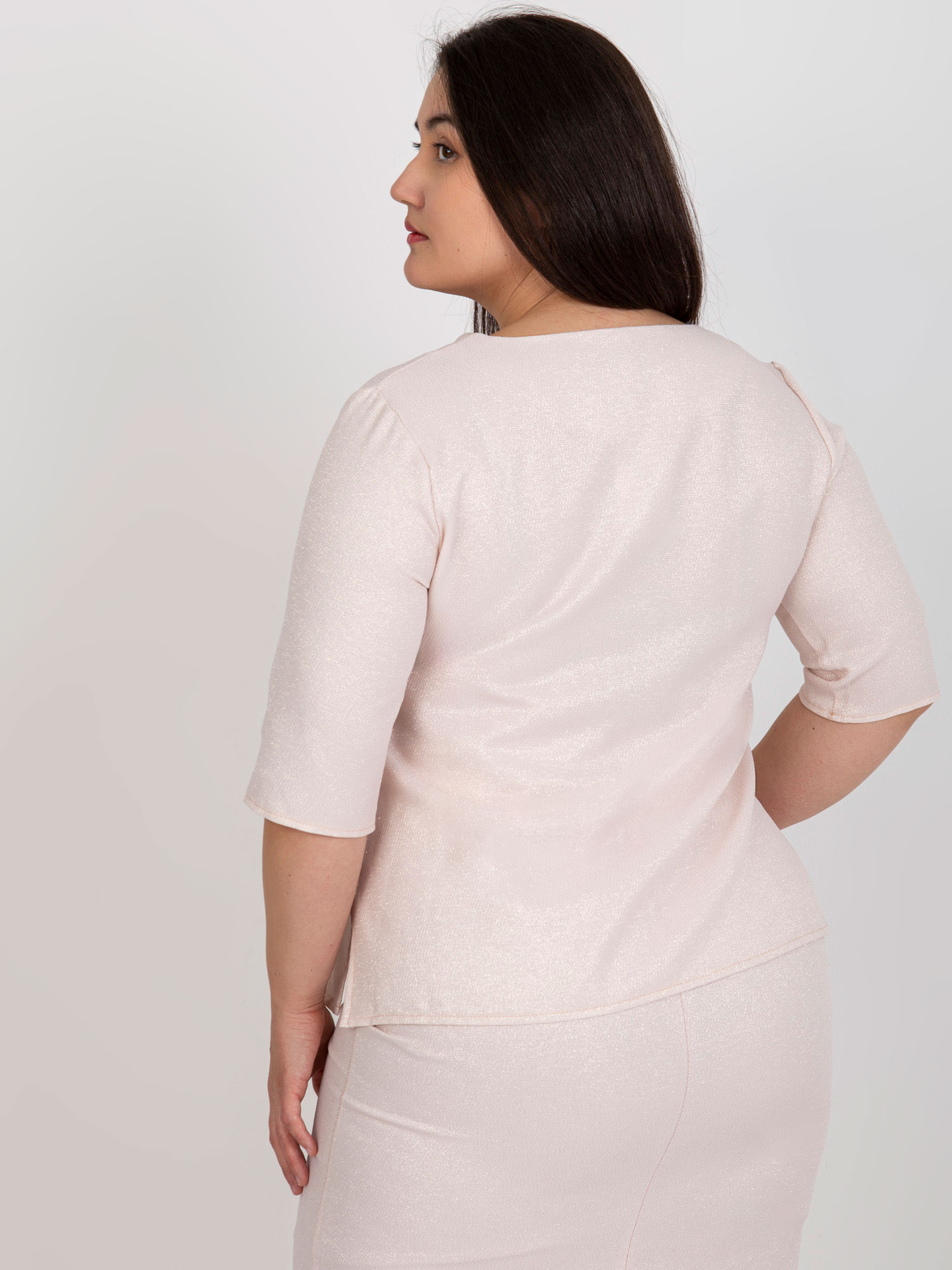 Jasnoróżowa damska bluzka plus size od kompletu