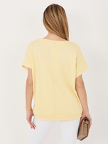 Jasnożółta bluzka oversize z miękkiego materiału