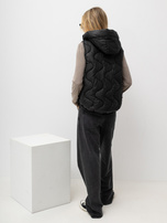 Wholesale Black puffer vest with ribbing.