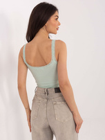 Jasnozielony krótki top w prążek 