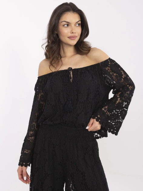 Czarna koronkowa bluzka hiszpanka od kompletu