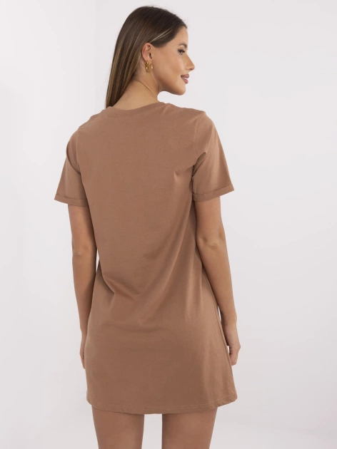 Jasnobrązowa t-shirtowa sukienka z napisem SUBLEVEL