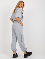 Hurt Szary damski komplet dresowy z krótką bluzką 