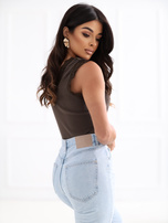 Brązowy damski top z koronką przy dekolcie