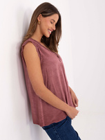 Dirty pink loose sleeveless top.