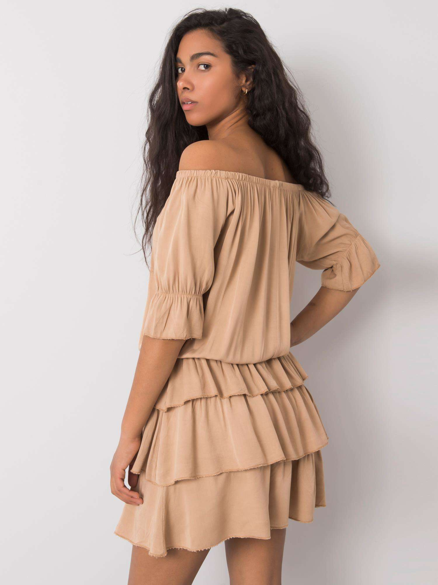 Rote Plus-Size-Bluse mit Applikation Billi.