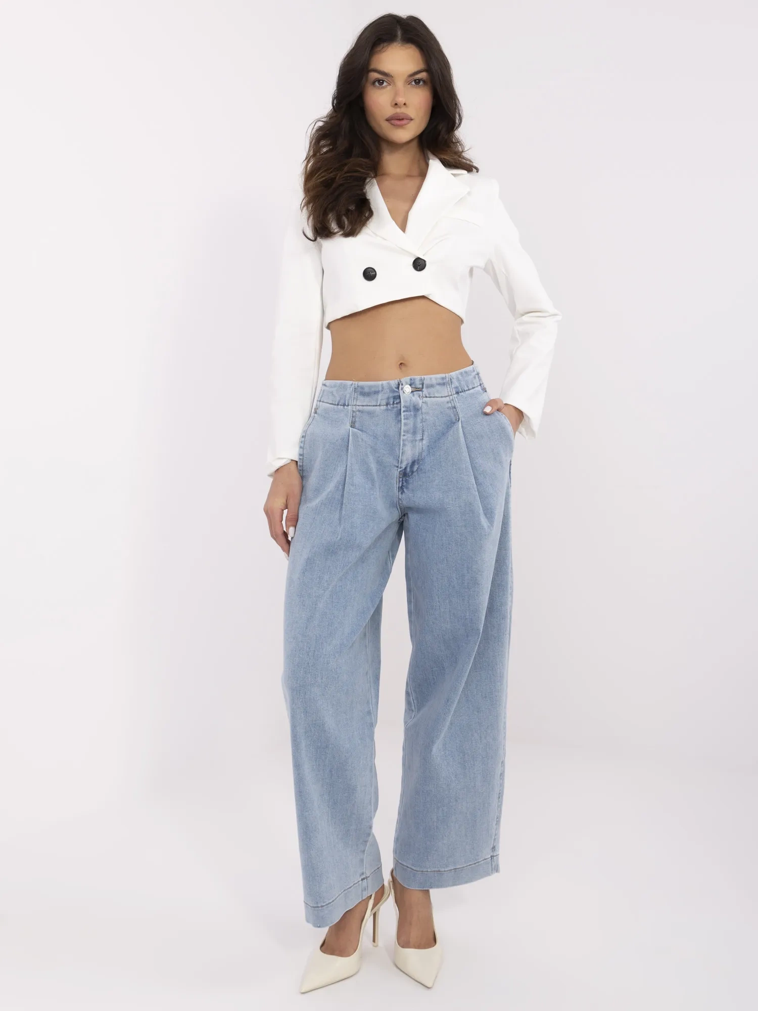Blue women's baggy jeans with pockets.