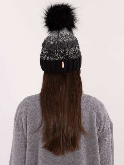 Hurt Czarna czapka zimowa z warkoczowym splotem RUE PARIS