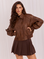Braune Damenjacke aus Kunstleder mit Gummizug.