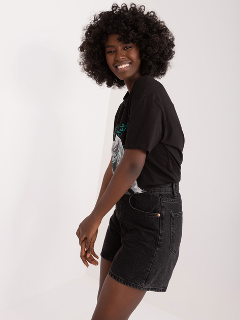 Hurtownia Czarny t-shirt z nadrukiem i napisami