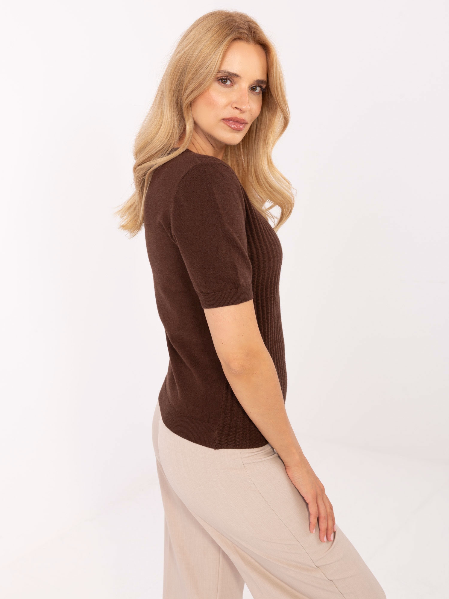 Sweter ciemny brązowy