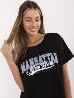 Czarny damski t-shirt oversize z napisem