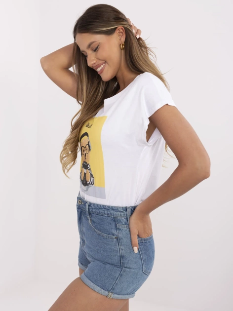 Biało-żółty damski t-shirt z nadrukiem misia