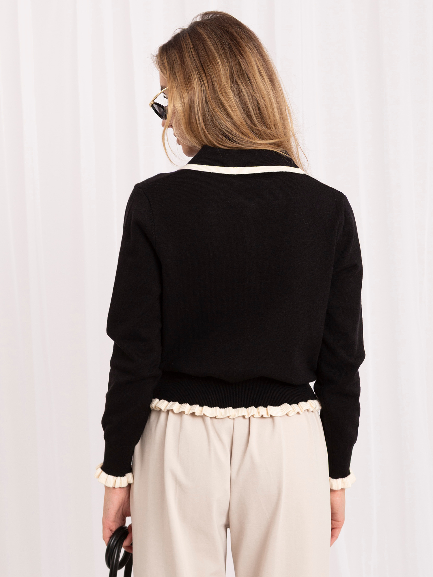 Sweter czarny