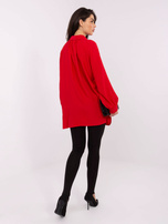 Czerwona długa koszula z ozdobnymi guzikami