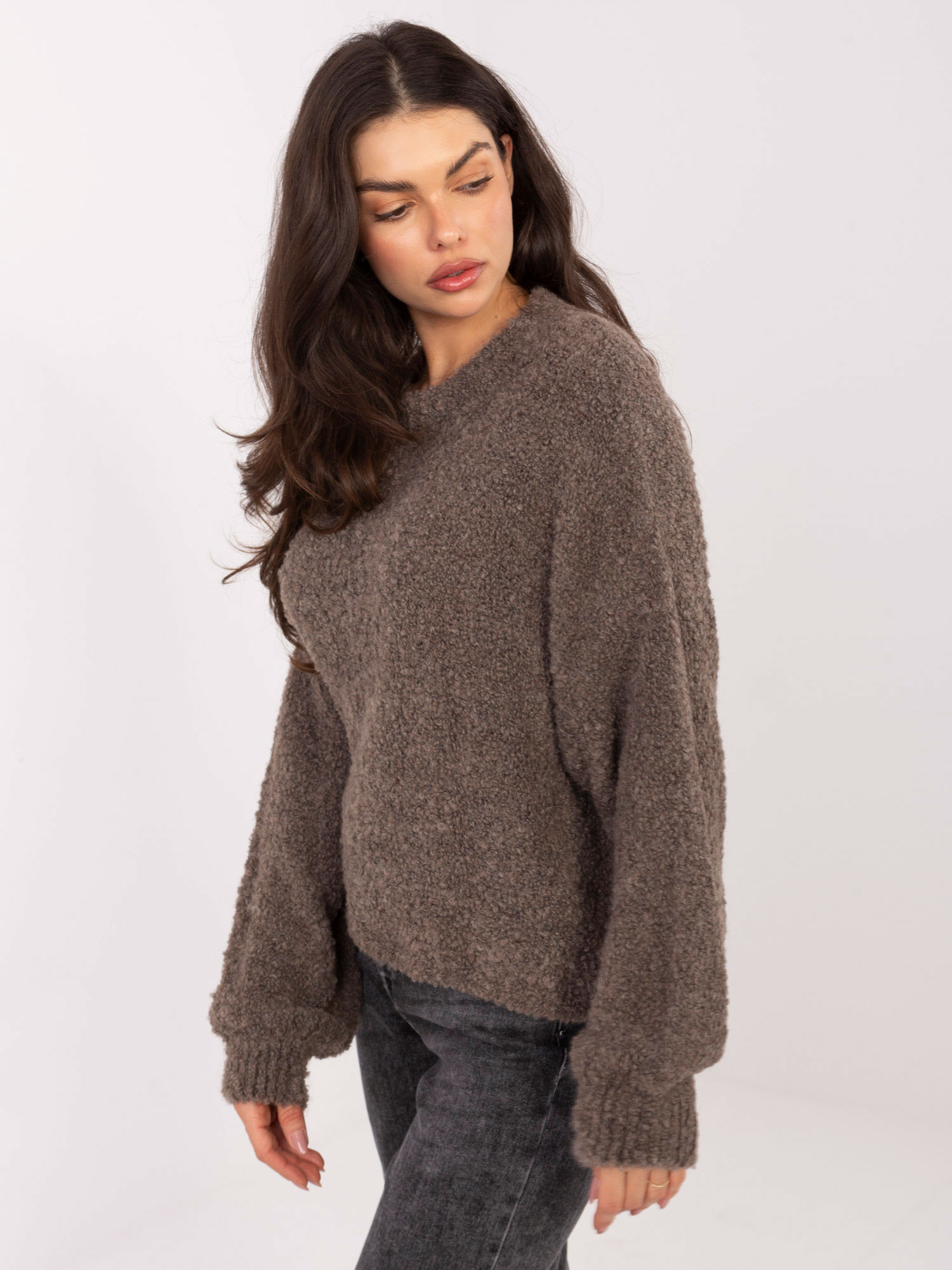 Sweter ciemny bezowy