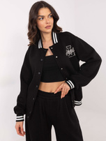 Hurtownia Czarna dresowa bluza bomberka z haftem