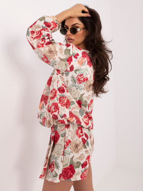 Czerwona damska kurtka typu balloon