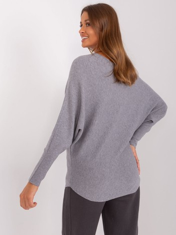 Didmeninė pilka oversize megztinis su laiveliu.