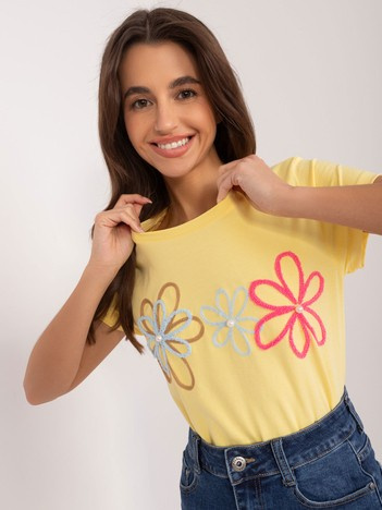 Hurt Żółty t-shirt z kwiatową aplikacją BASIC FEEL GOOD
