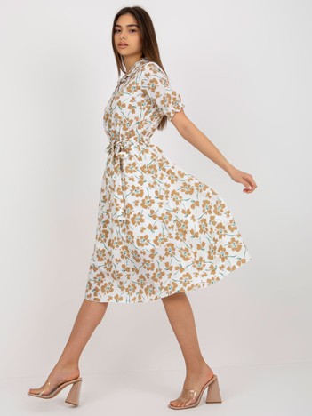 Hurt Biało-camelowa koszulowa sukienka w kwiaty z paskiem 